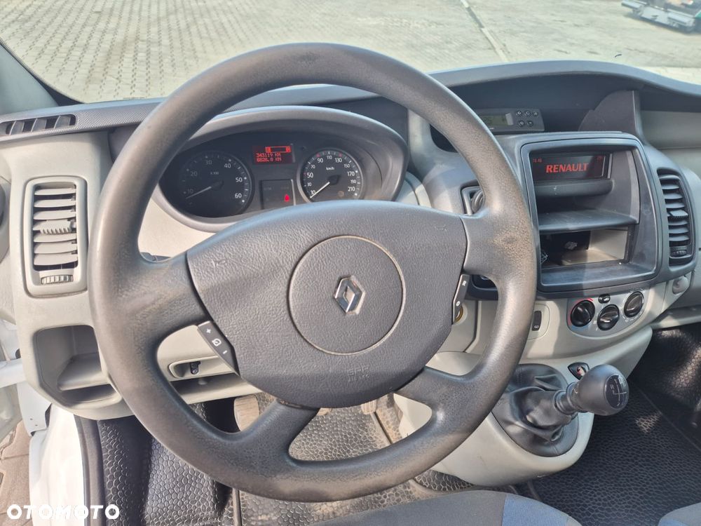 Renault Trafic 115KM / CHŁODNIA IZOTERMA / THERMO KING / PO SERWISACH / GOTOWY DO PRACY / WTYCZKA ZEWNĘTRZNA / 3 MIEJSCA / BEZWYPADKOWY - 20