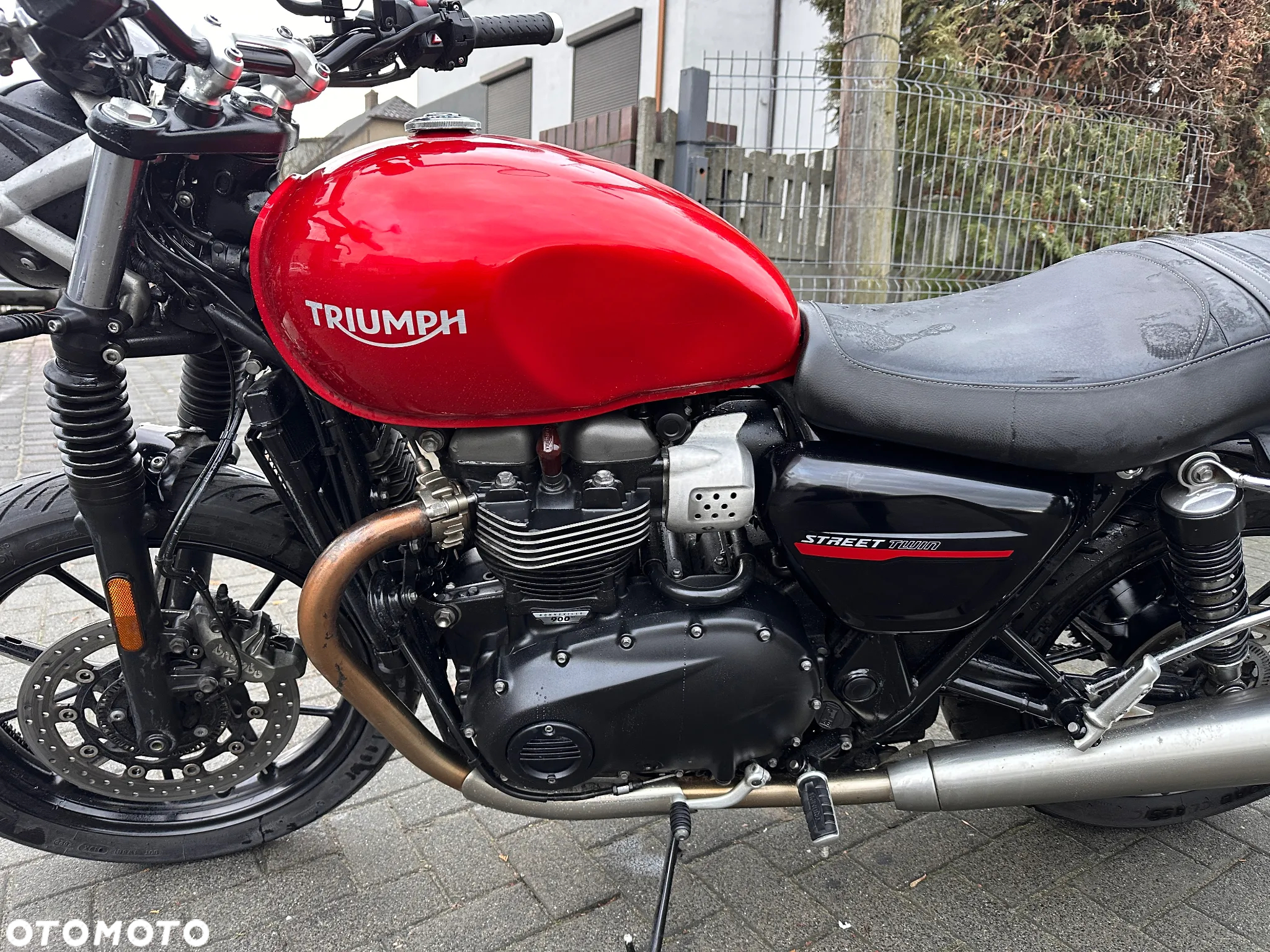 Triumph Bonneville - 10