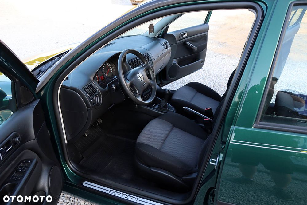 Volkswagen Golf 1.4 Q - 23