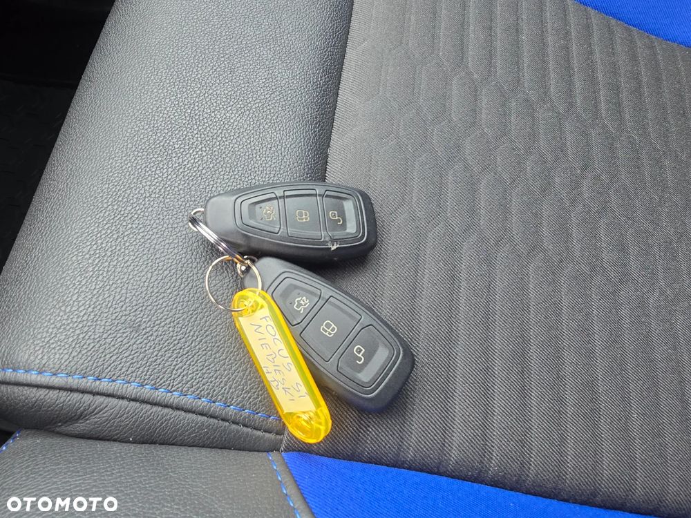 Ford Focus 2.0 EcoBoost ST mit Leder-Exclusiv-Paket - 26