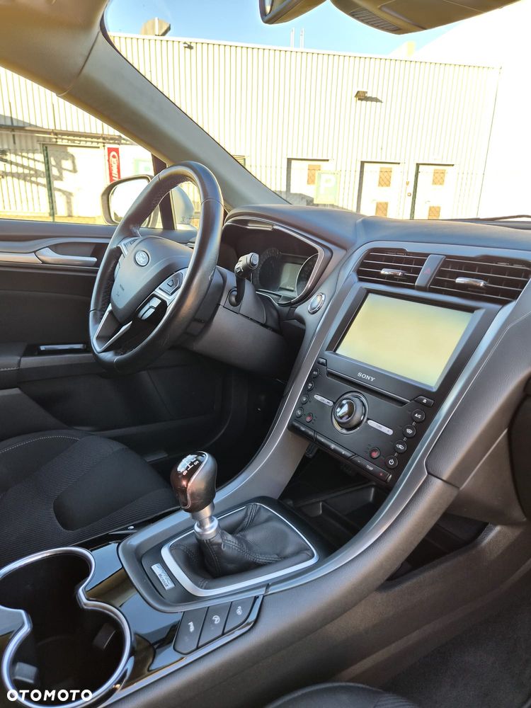 Ford Mondeo - 27