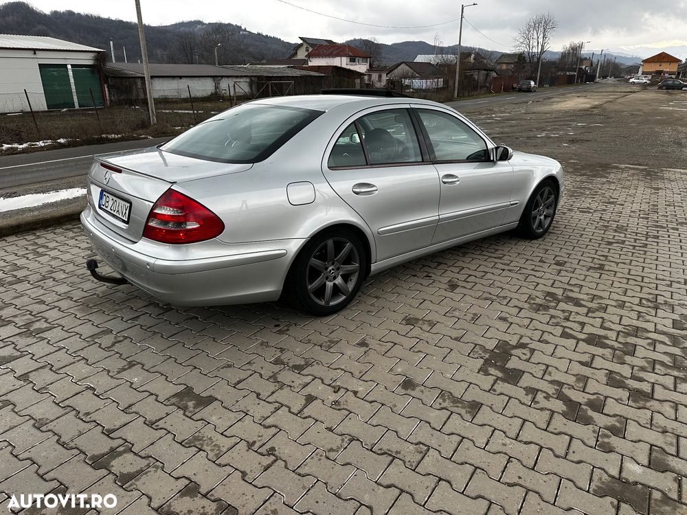 Mercedes-Benz E - 4