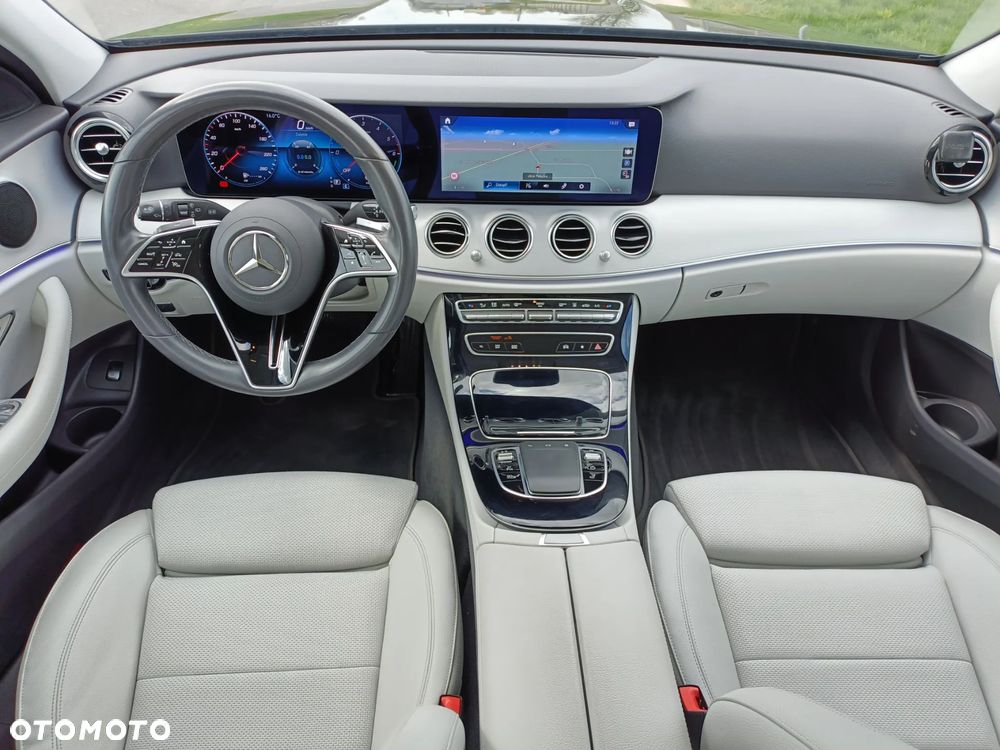 Mercedes-Benz Klasa E - 16
