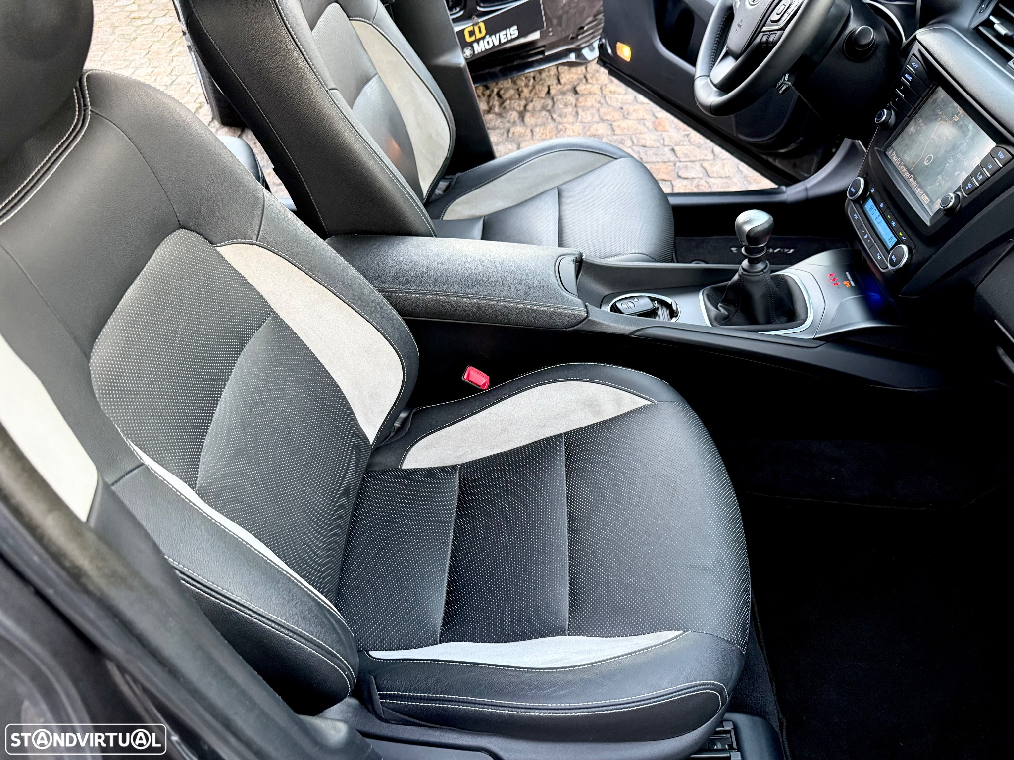 Toyota Avensis SD 1.6 D-4D Luxury+GPS - 42
