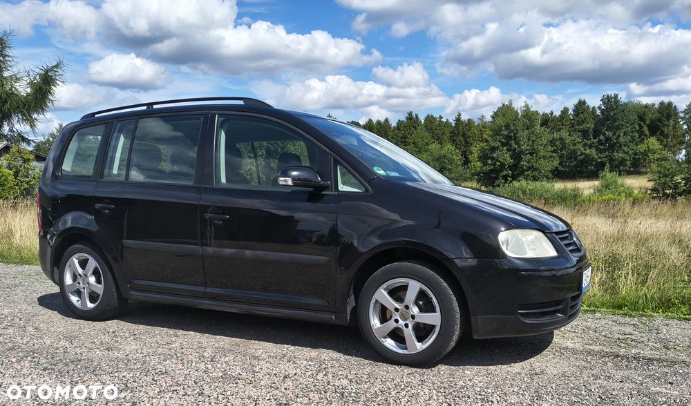 Volkswagen Touran - 4