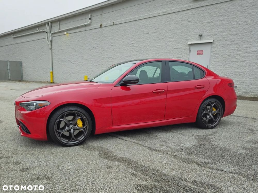 Alfa Romeo Giulia 2.0 Turbo 16V AT8-Q4 Ti - 4