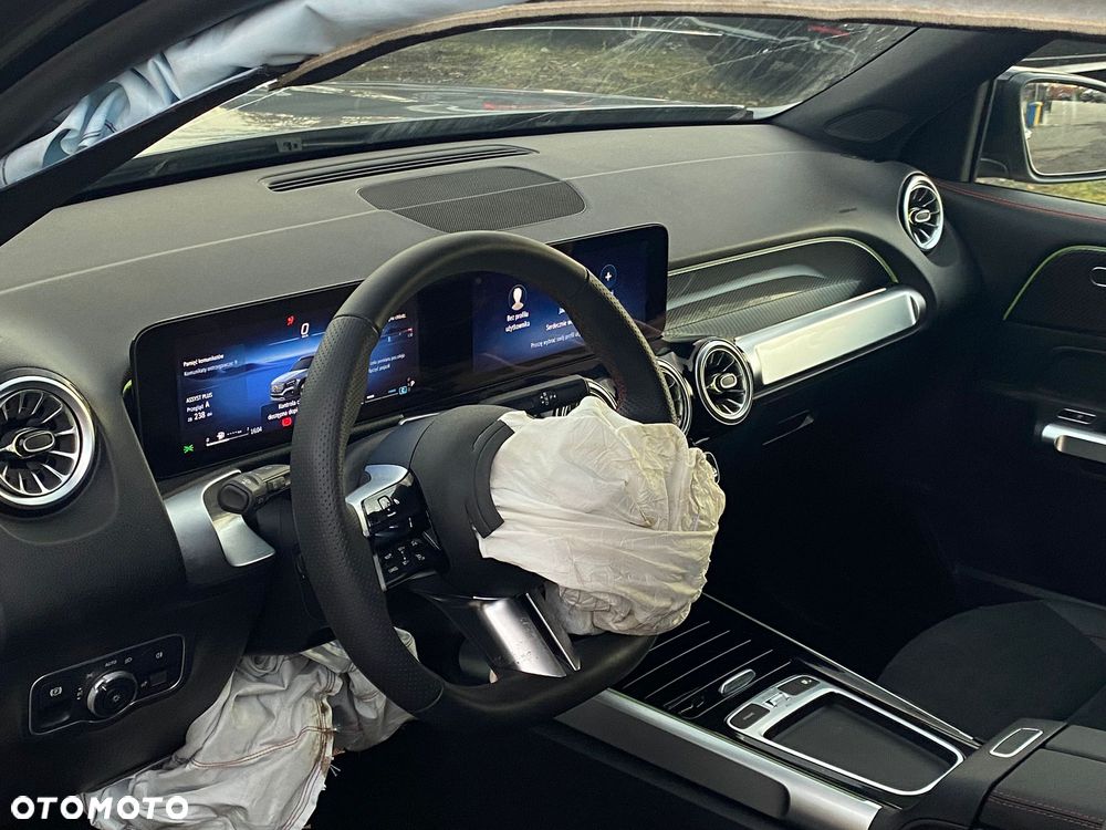 Mercedes-Benz GLB 200 AMG Line 7G-DCT - 15