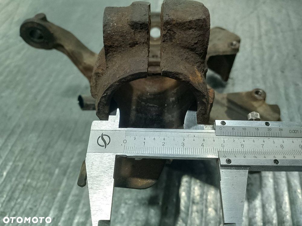 ZWROTNICA PRAWY PRZÓD VW JETTA V 1.9 TDI - 2