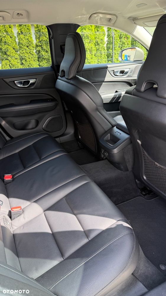 Volvo V60 B4 D Momentum - 17