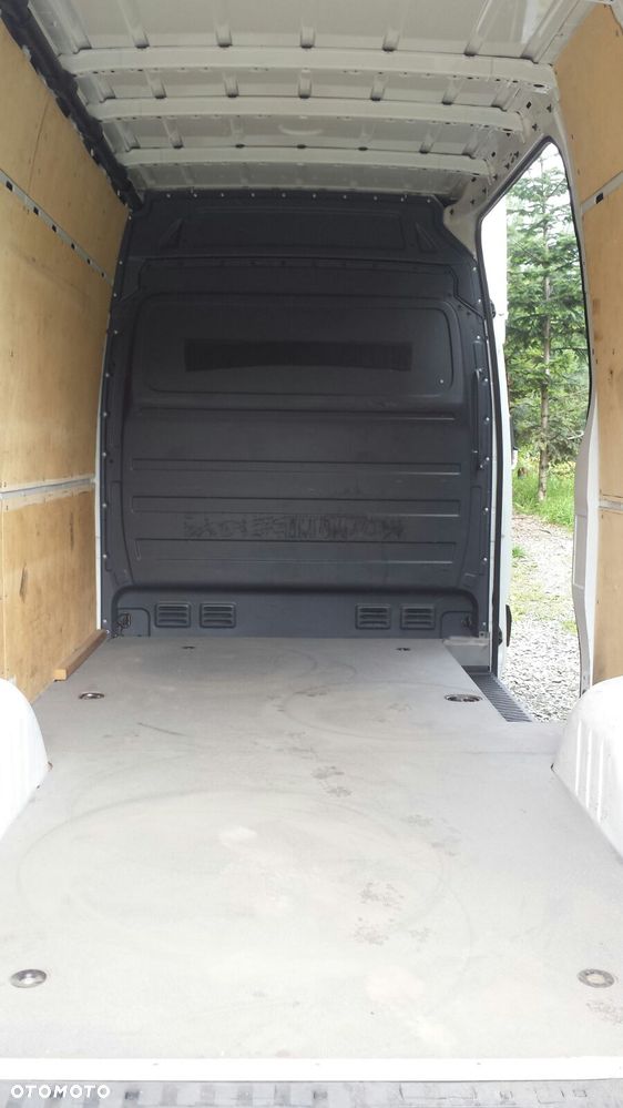 Mercedes-Benz Sprinter - 9