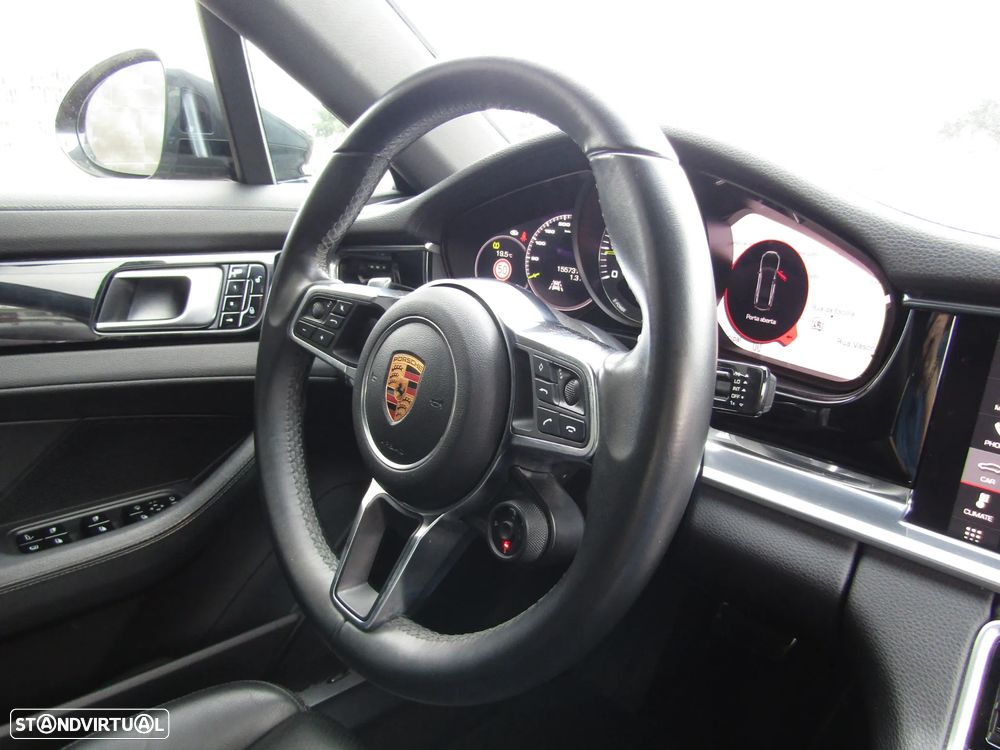 Porsche Panamera 4 E-Hybrid - 29