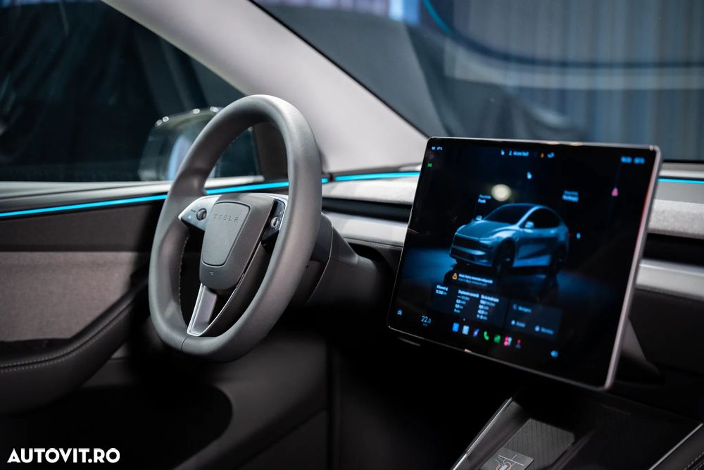 Tesla Model Y Long Range RWD - 36