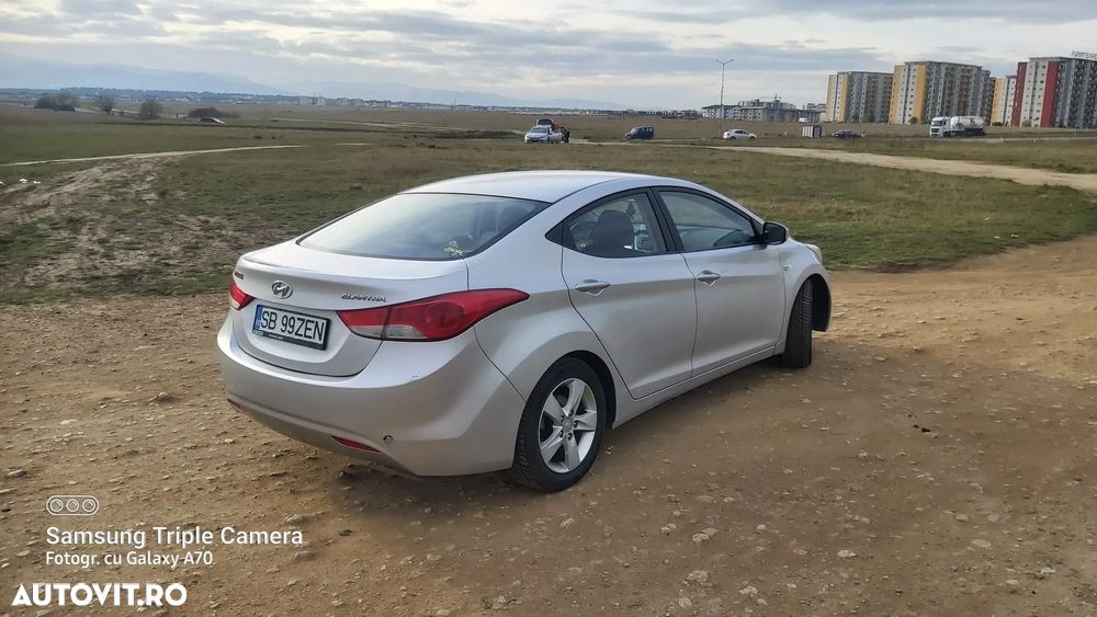 Hyundai Elantra 1.6 MPi Highway Heat+ - 9