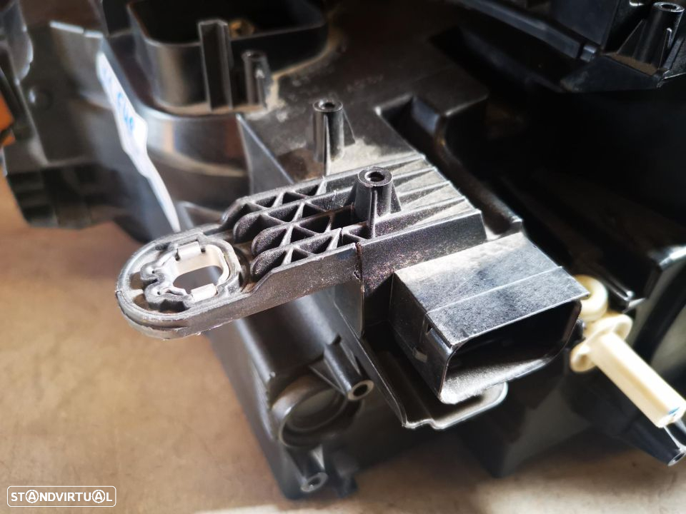 BMW X1 F48 FAROL DIREITO - FF265 - 15