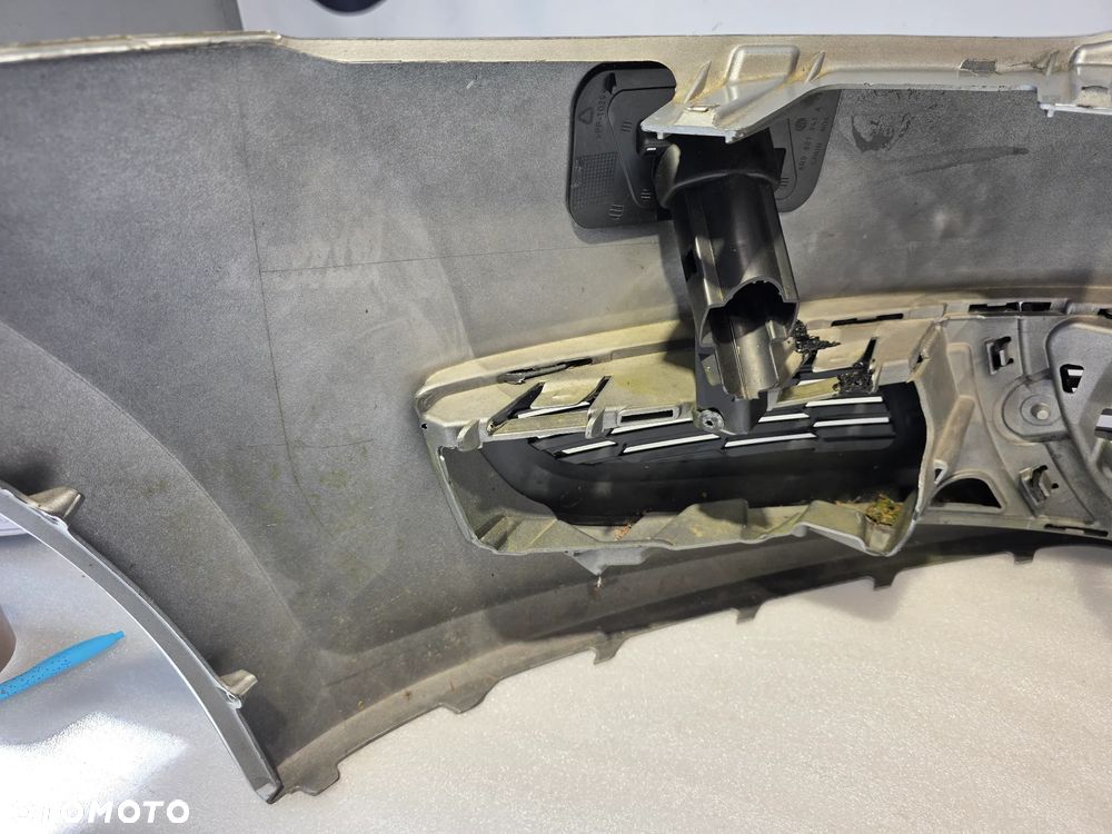 VW POLO 6R0 08- ZDERZAK PRZEDNI PRZÓD NA SPRYSKI + KRATKI NR 6R0807221 NR AUKCJI NZ1921 - 25