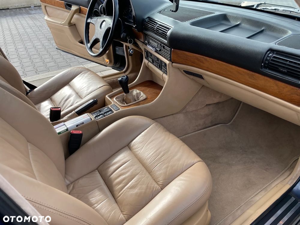 BMW Seria 7 - 32