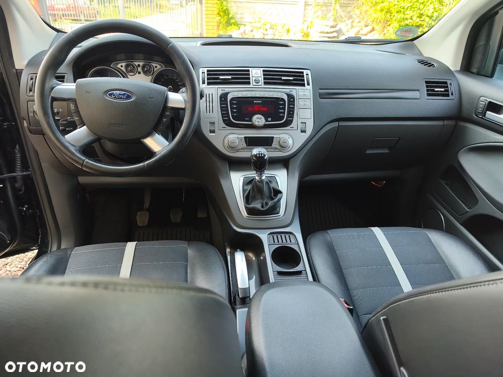 Ford Kuga 2.0 TDCi 2x4 Titanium - 15