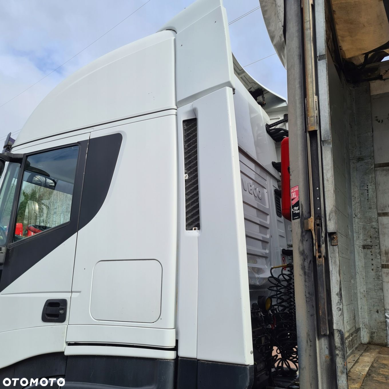 IVECO STRALIS CURSOR 13 500 KOMPLETNA KABINA 2012 - 13