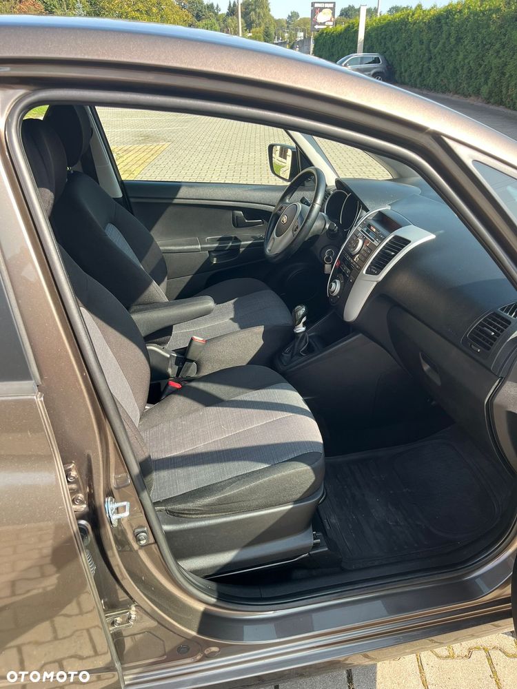 Kia Venga 1.4 Business Line - 9