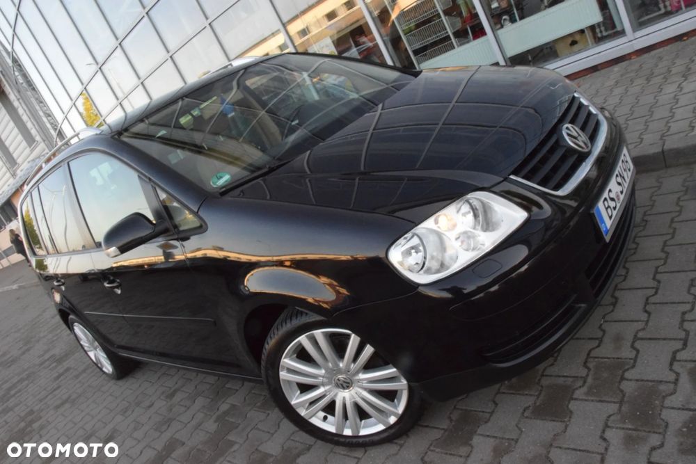 Volkswagen Touran - 17