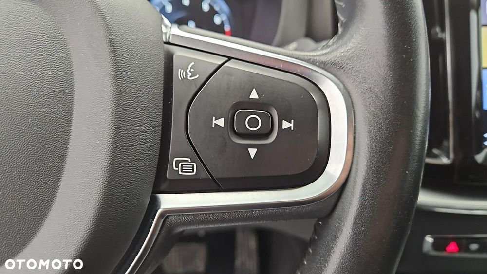 Volvo XC 60 B4 B Momentum - 15