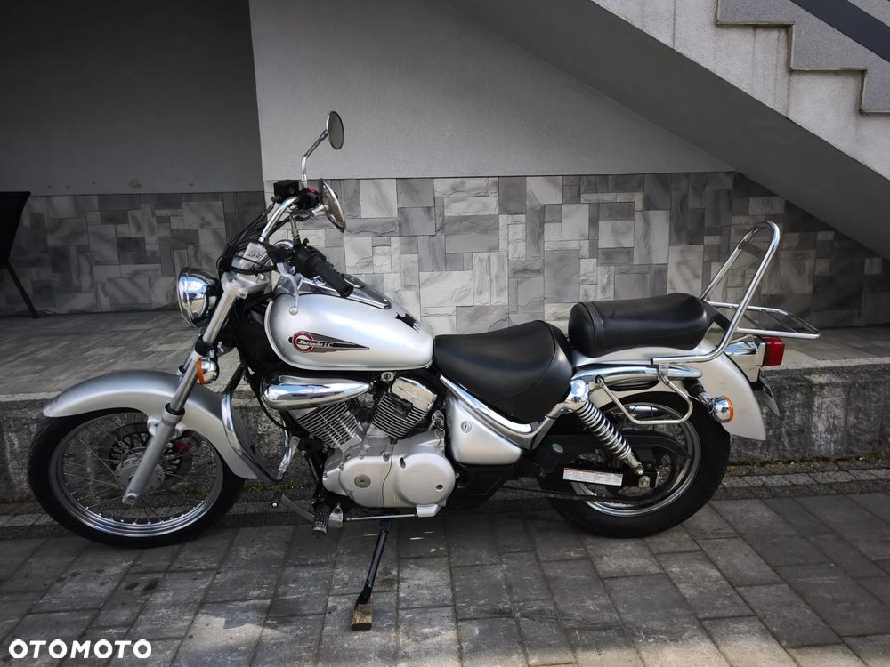 Suzuki Intruder - 2