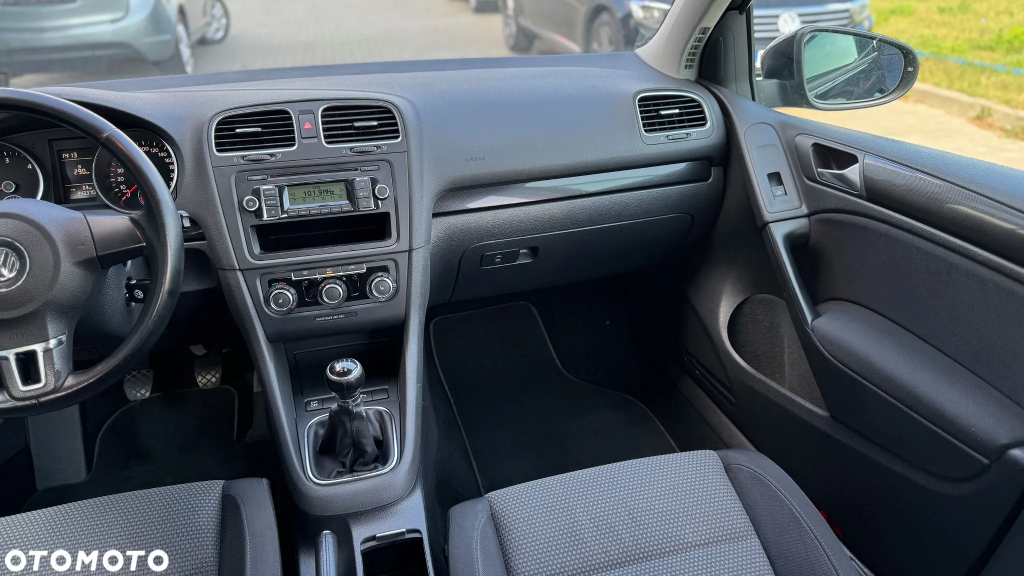 Volkswagen Golf VI 2.0 TDI Comfortline - 13