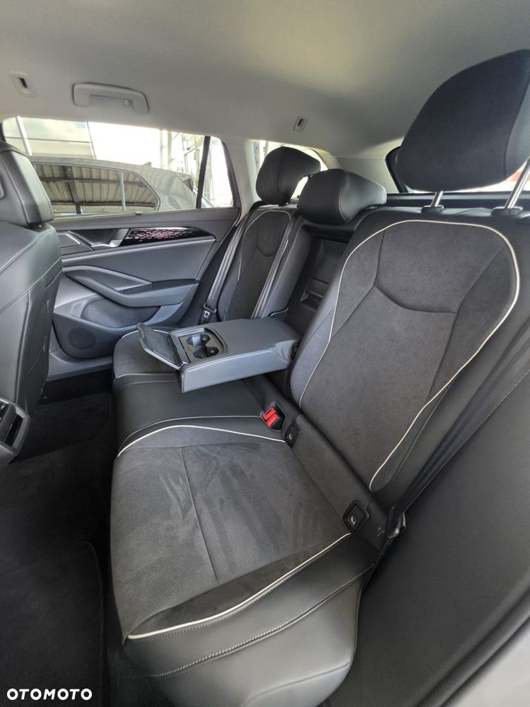 Volkswagen Passat Variant 1.5 TSI ACT mHEV Business Plus DSG - 11