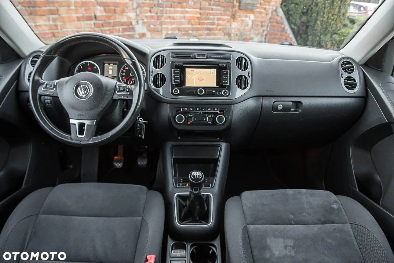 Volkswagen Tiguan 2.0 TDI DPF BlueMotion Technology Sport & Style - 25