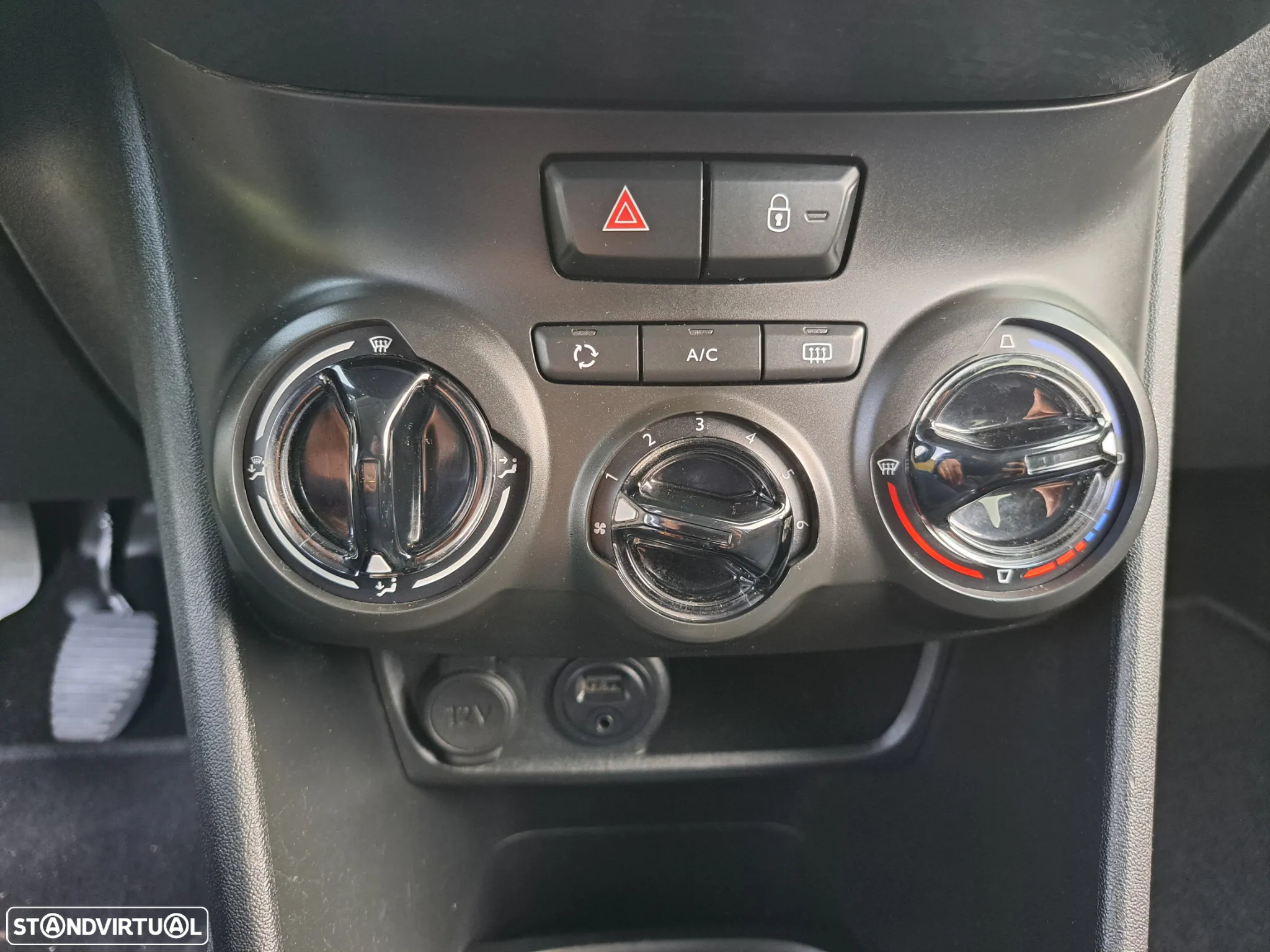 Peugeot 208 1.6 BlueHDi Style - 23