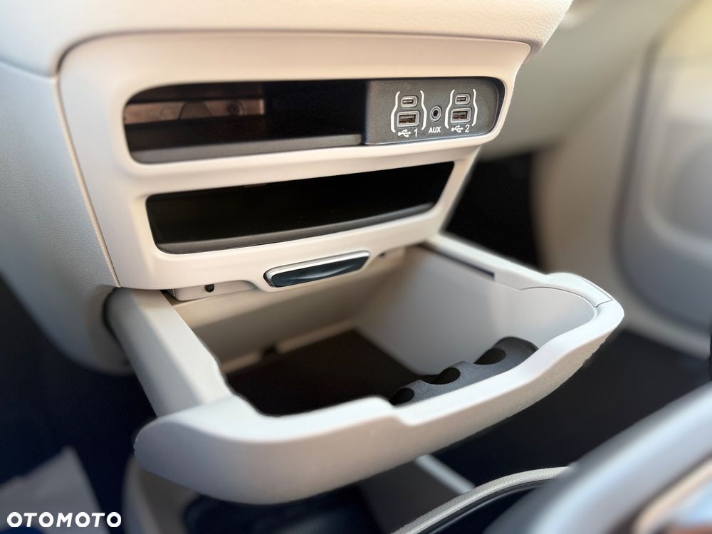 Chrysler Pacifica - 19