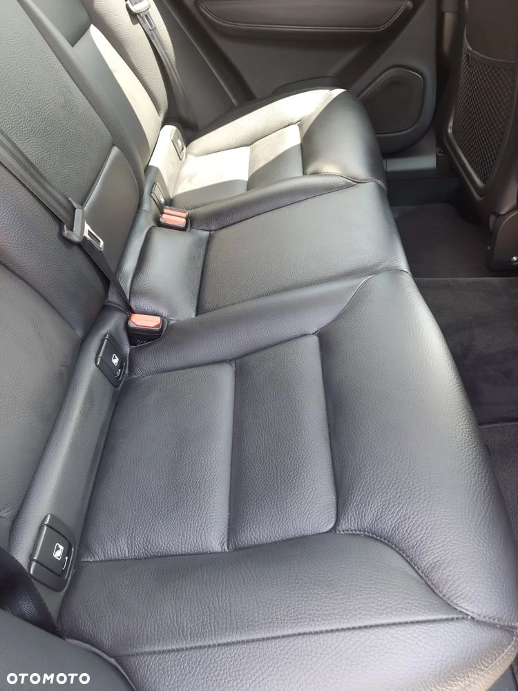 Volvo XC 60 B4 D Plus Dark - 9