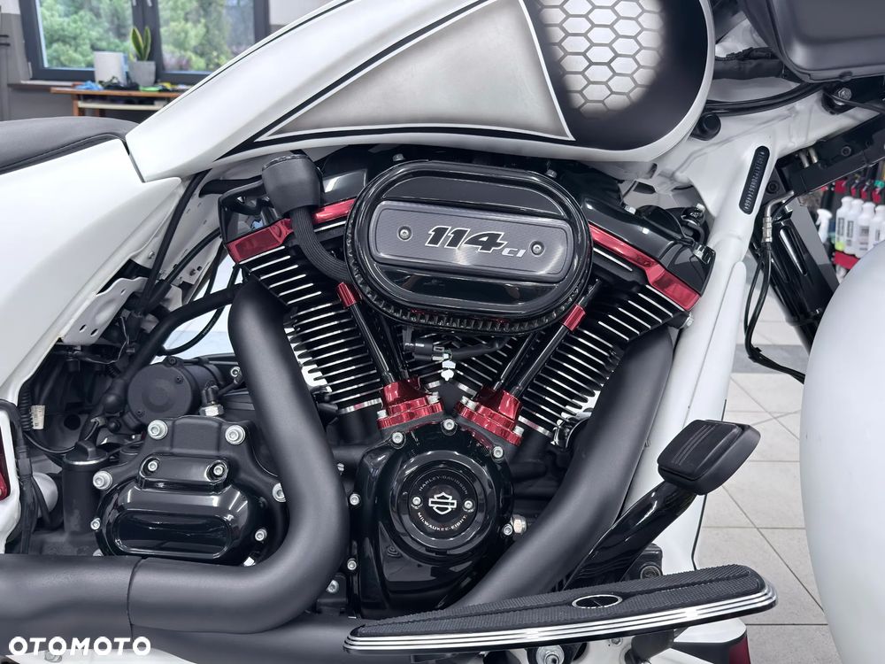 Harley-Davidson Touring Road Glide - 4