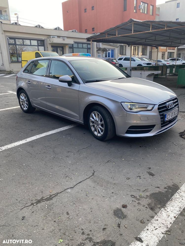 Audi A3 1.6 TDI Sportback S tronic design - 1