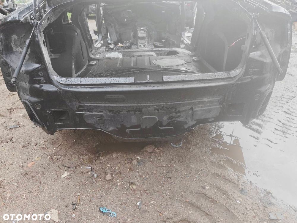 PAS TYLNY AUDI A4 B7 SEDAN LY9B - 2