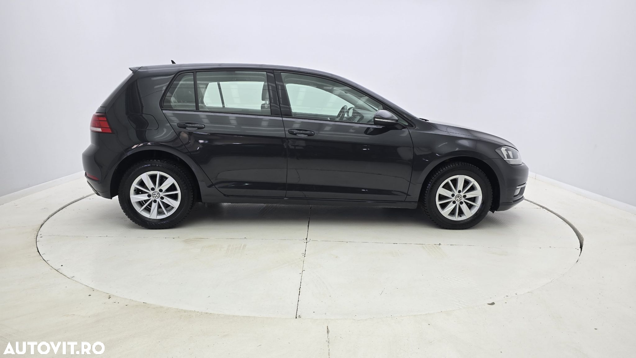 Volkswagen Golf 1.6 TDI Comfortline - 5