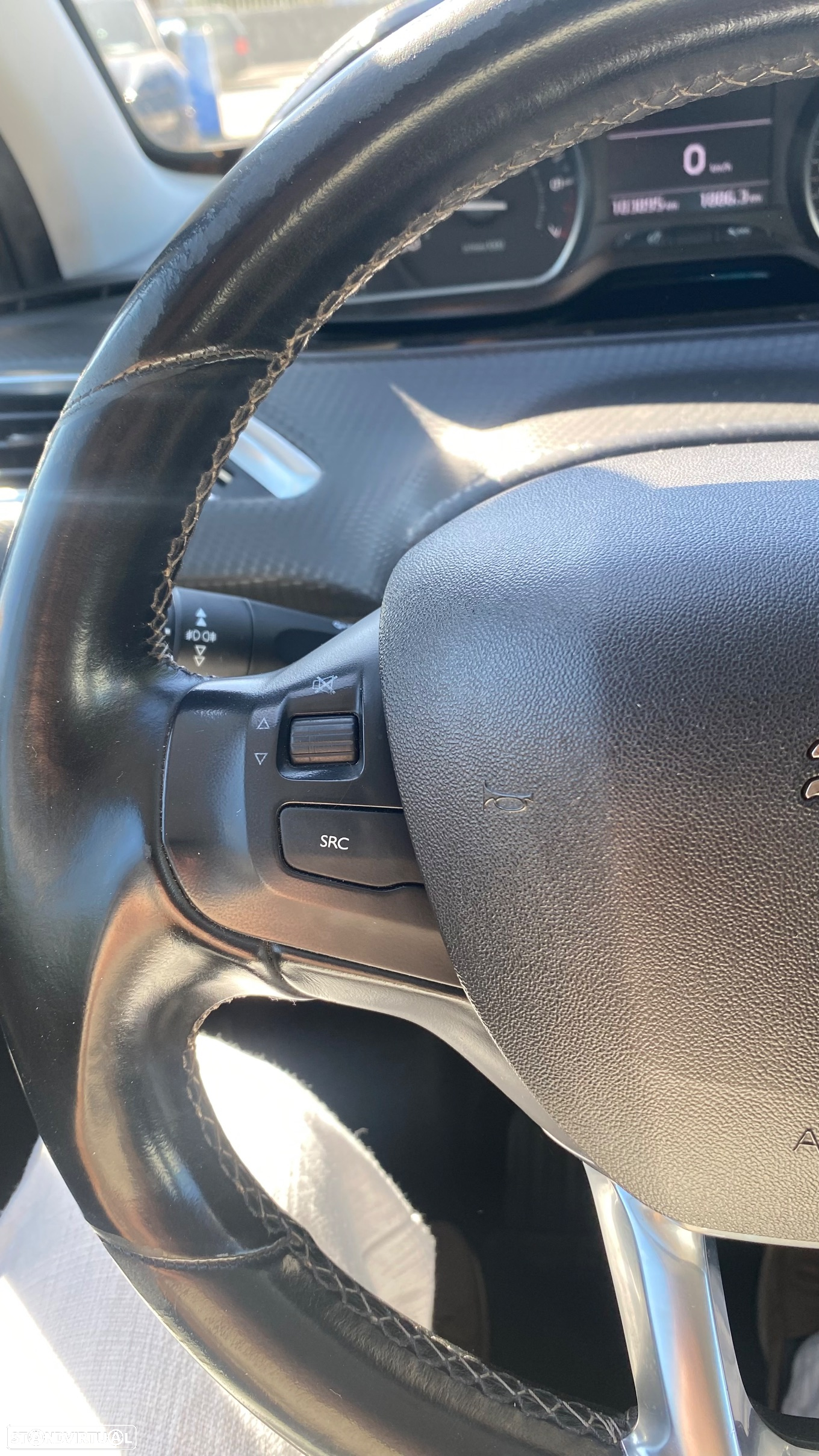 Peugeot 208 1.2 PureTech Allure - 28