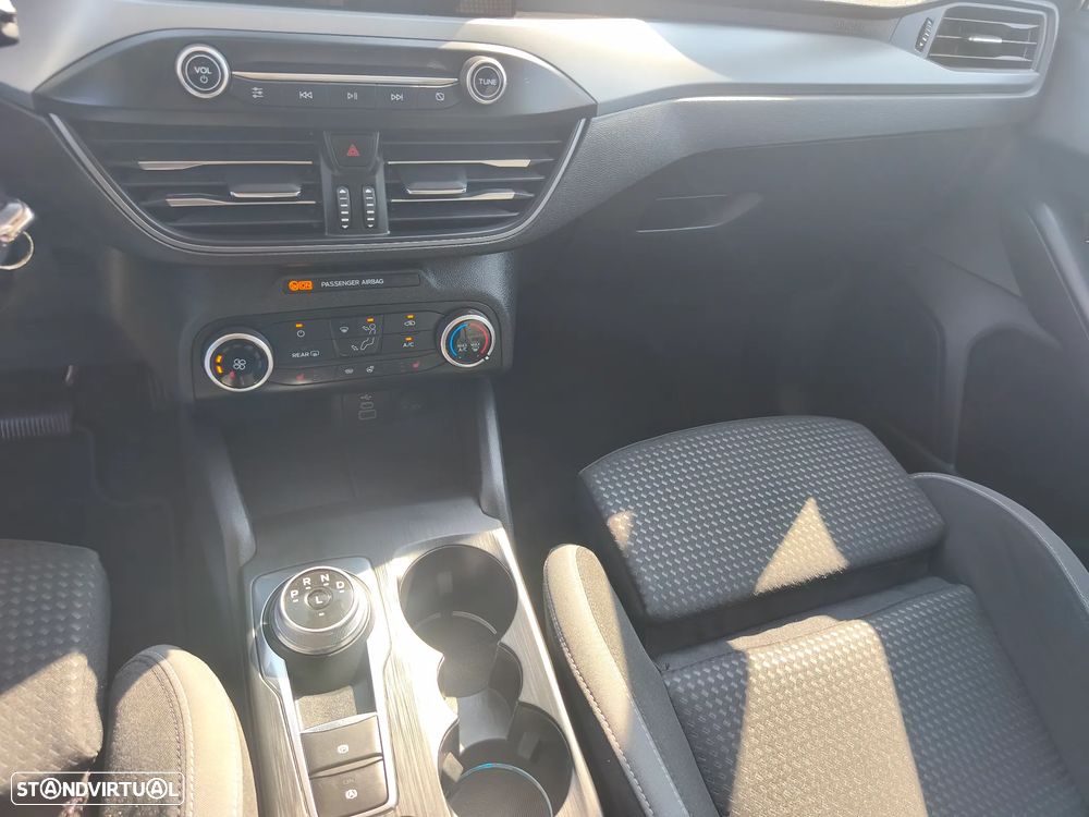 Ford Focus SW - 18