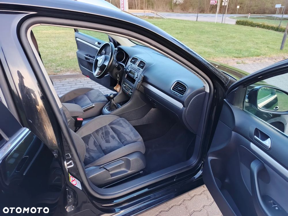 Volkswagen Golf 2.0 TDI DPF Highline - 9