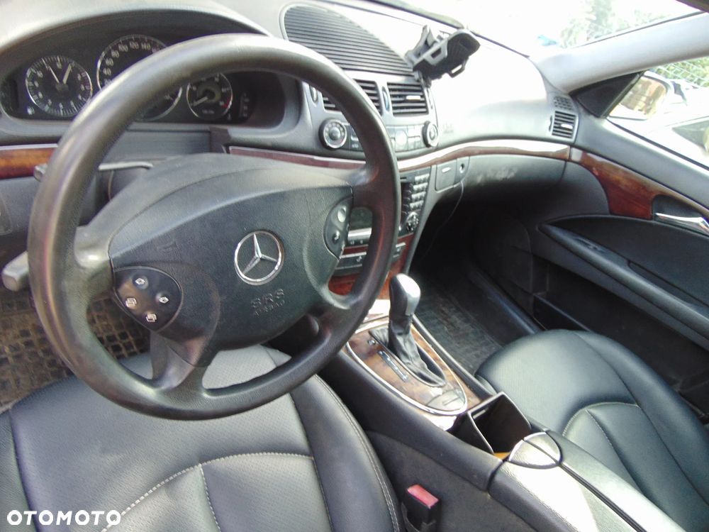 Kompletny srodek Mercedes w211 - 2
