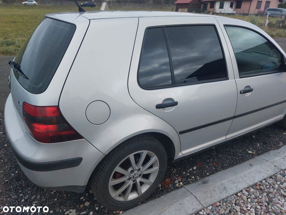 Volkswagen Golf 1.6 - 5