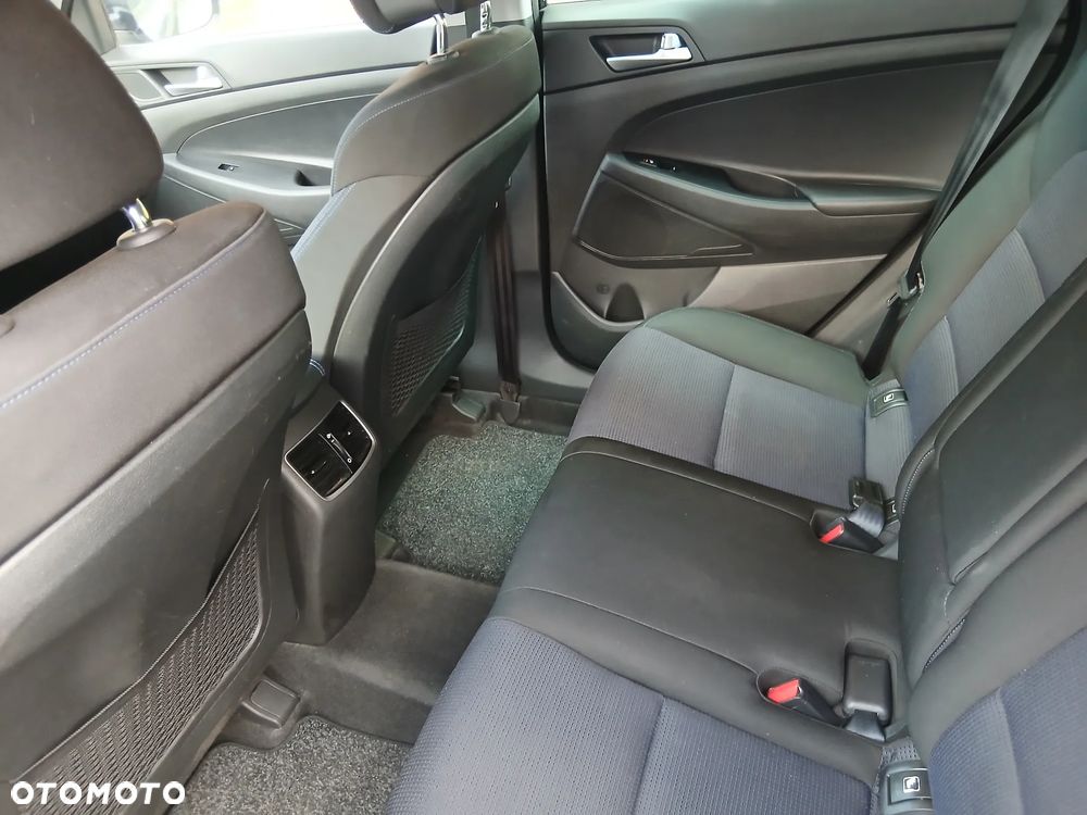 Hyundai Tucson 1.7 CRDI BlueDrive Style 2WD - 11