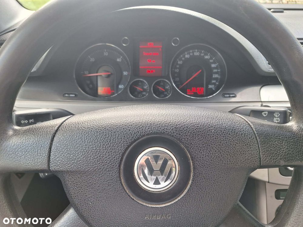 Volkswagen Passat - 8