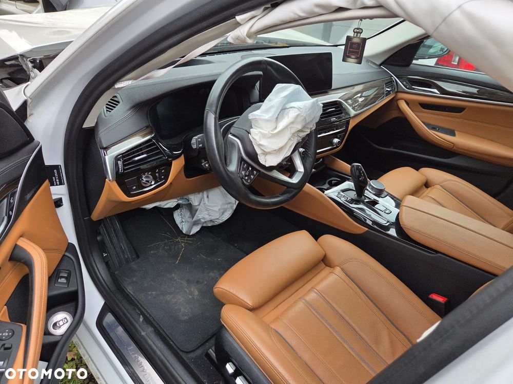 BMW Seria 5 530d xDrive Touring Luxury Line - 5