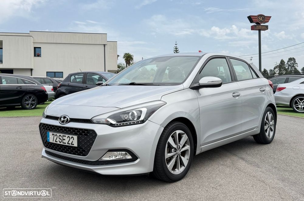 Hyundai i20 1.1 CRDi Comfort+Pack Look+JLL16 - 10