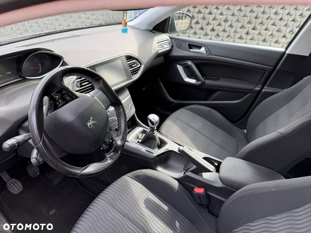 Peugeot 308 1.2 PureTech Active S&S - 26