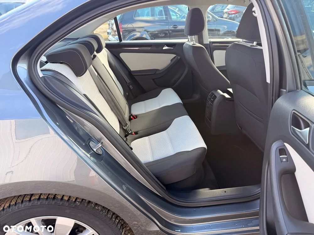 Volkswagen Jetta 2.0 TDI DPF BMT Comfortline - 24