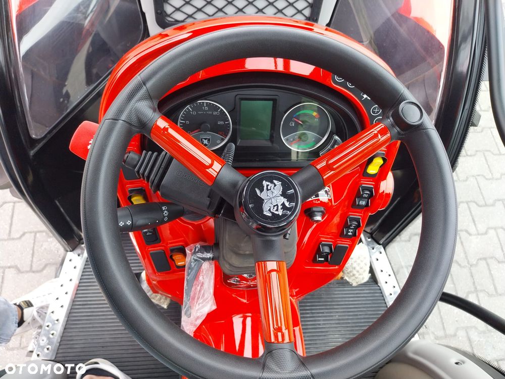 ANTONIO CARRARO TR 8900 TR 8900 silnik KUBOTA Obrotowy Fotel ! Skrzynia bezstopniowa TONY - 23