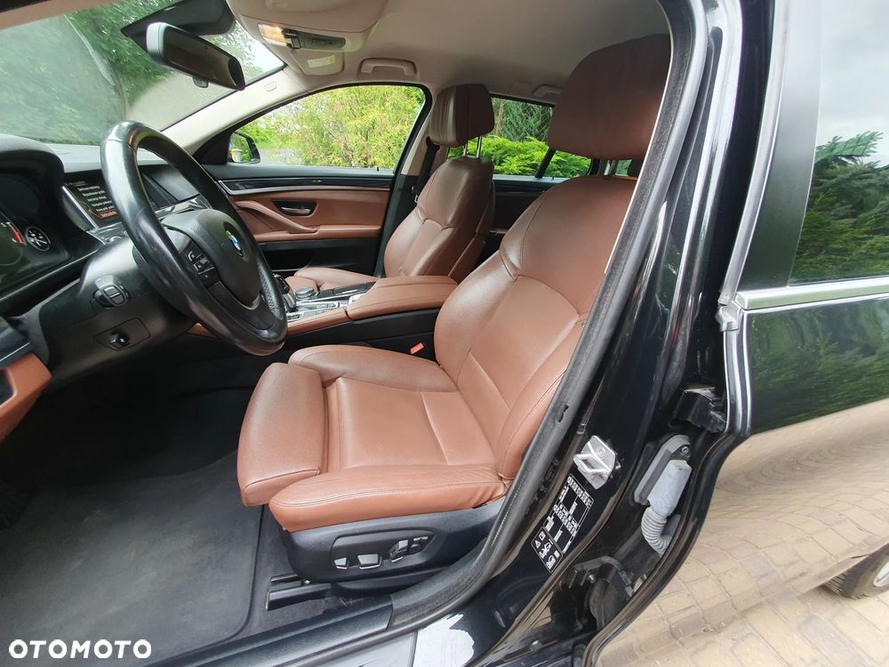 BMW Seria 5 525d xDrive Luxury Line - 10