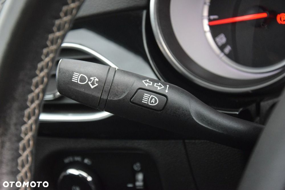Opel Astra 1.4 Turbo Innovation - 38